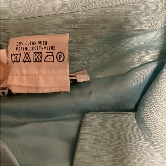 This Carlisle two-piece 100% silk skirt suit size 2 formal holiday New Year’s - Picture 9 of 15